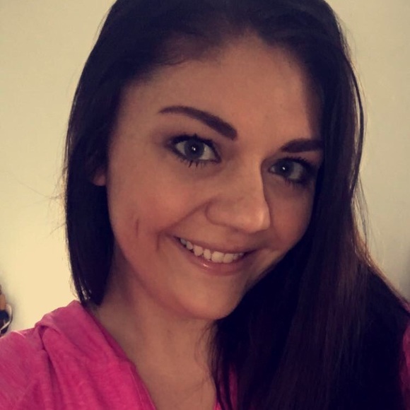 Meet the Posher Other - Meet your Posher, Abigail